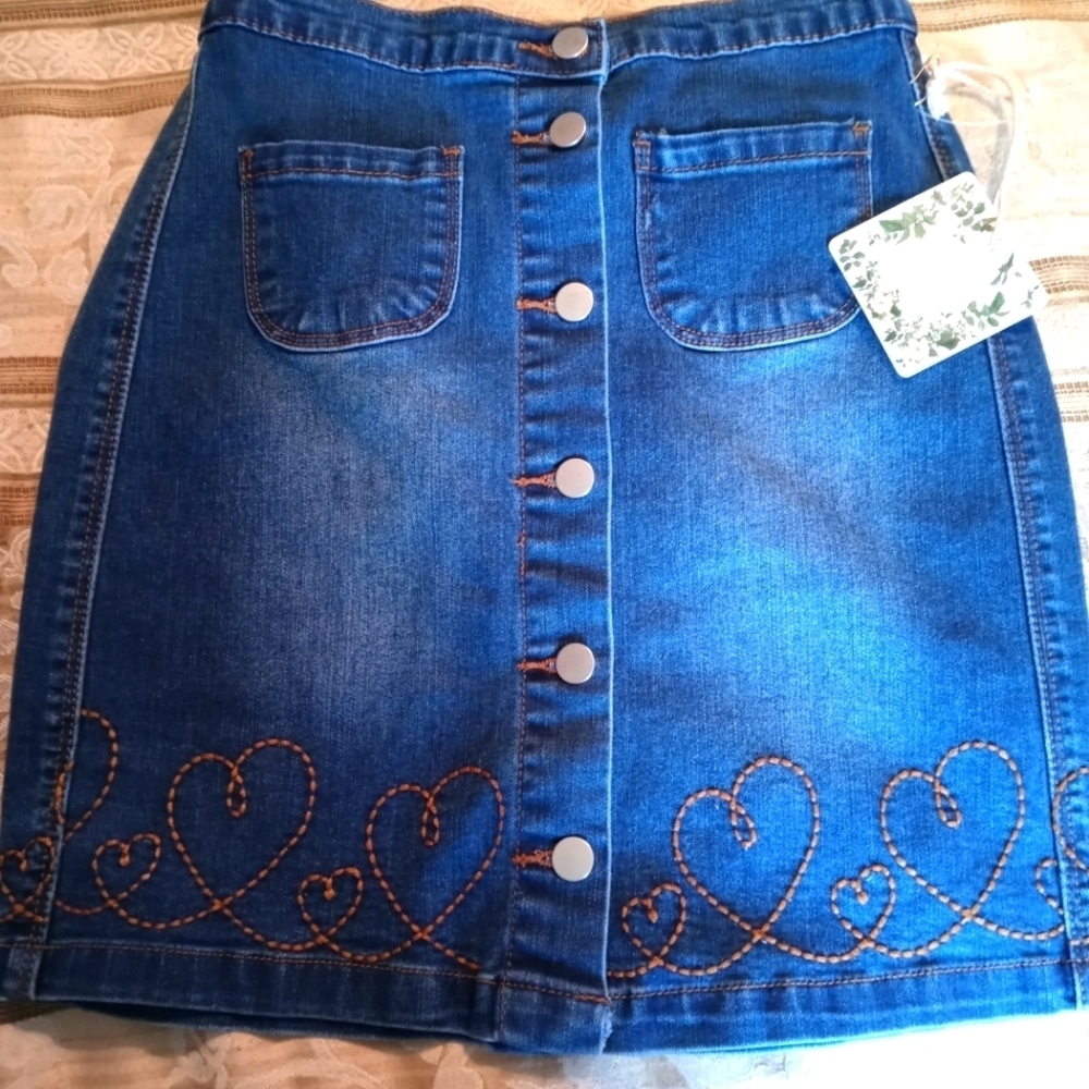 Brand new Chelsea & Violet girls size medium jean